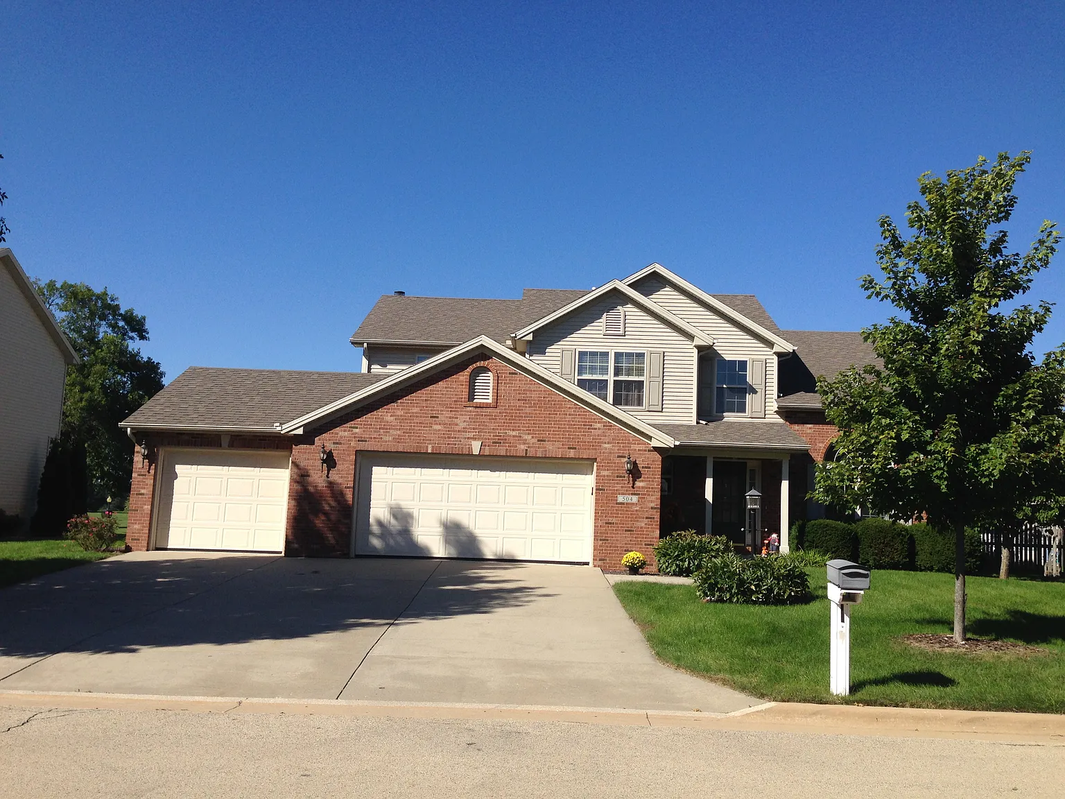 504 Riverbend Blvd photo 1
