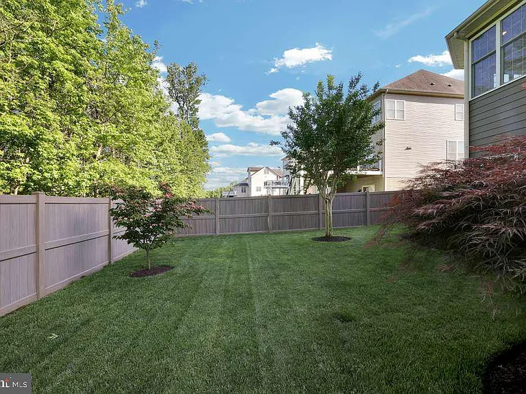 8227 Saint Francis Dr — Photo 23