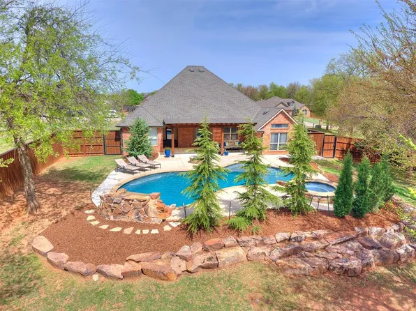 3098 SE 38th St, Norman, OK 73072