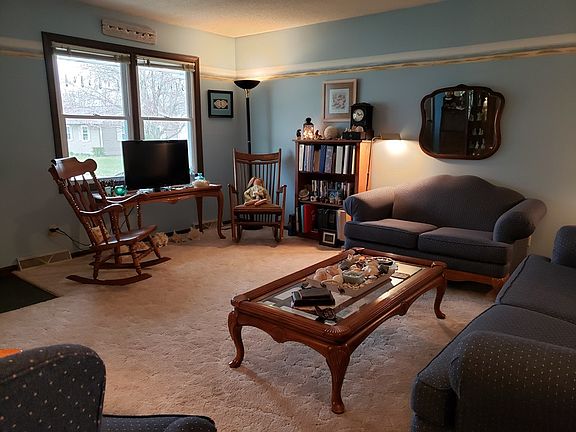 5th image of 2304 Oak Ln