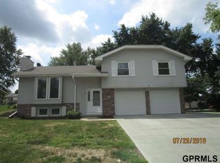 13611 Carpenter St, Omaha, NE 68138