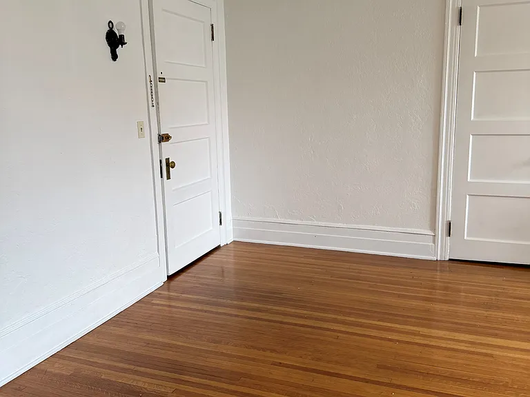 428 S Hemlock St #E — Photo 9