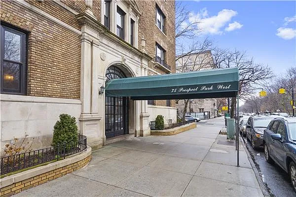 Sold by Avenue Sotheby's International Realty | media 14