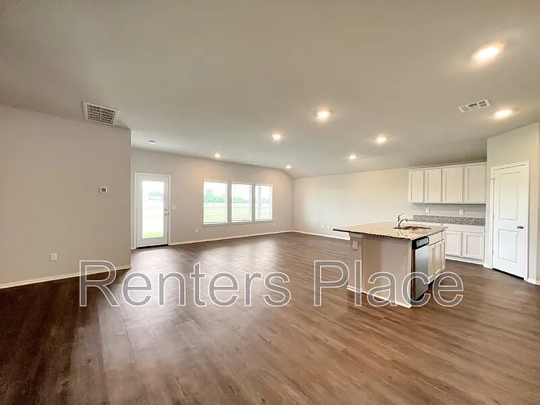 20 Stonegate Dr — Photo 3