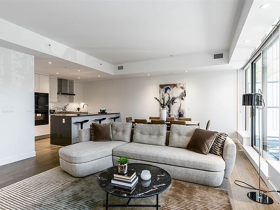 4th image of 717 W 17th Ave #204