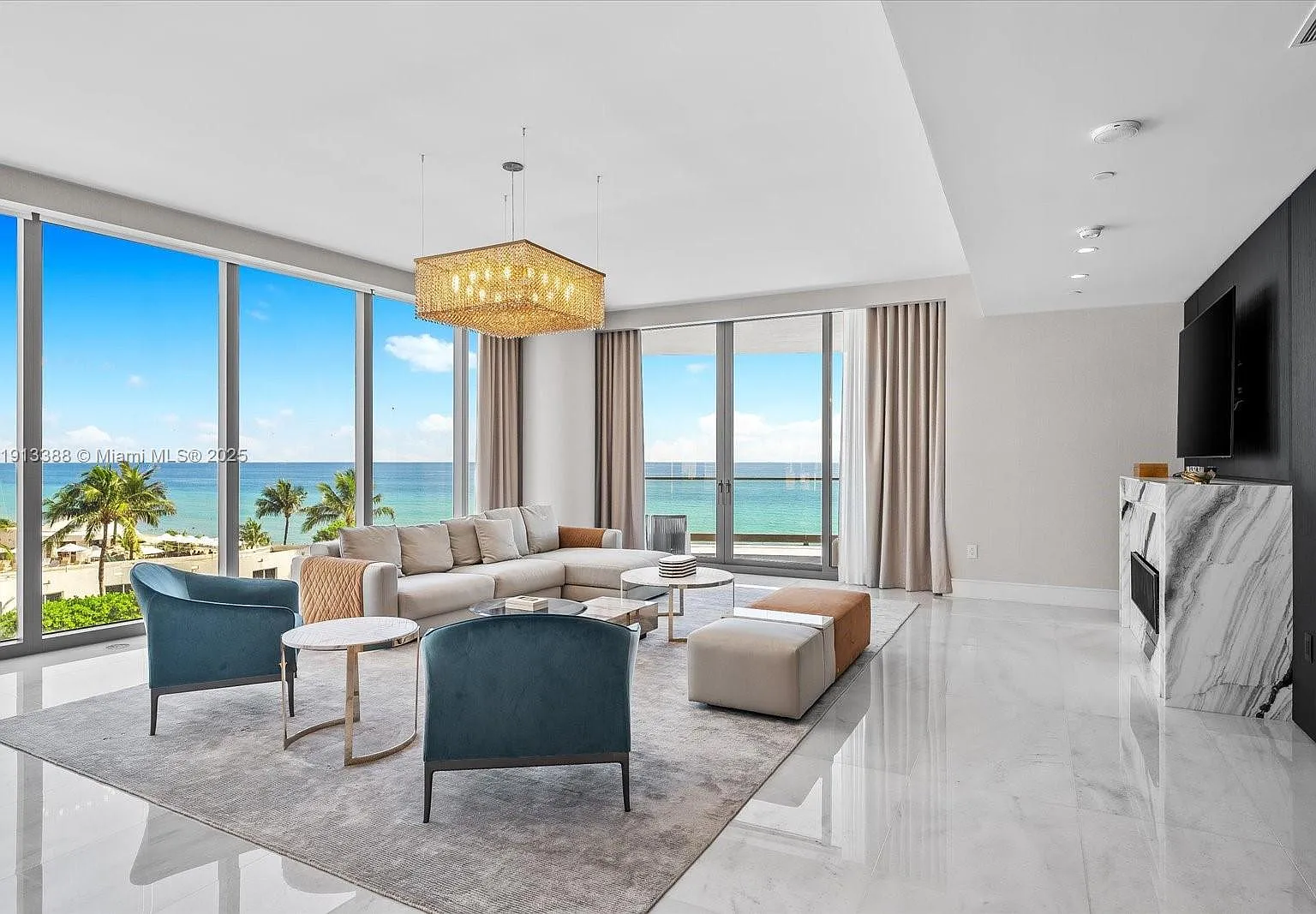 4 bed, 5.5 bath, 3854 sqft, $50,000 — Photo 3