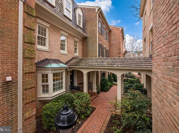 4342 Westover Pl NW, Washington, DC 20016