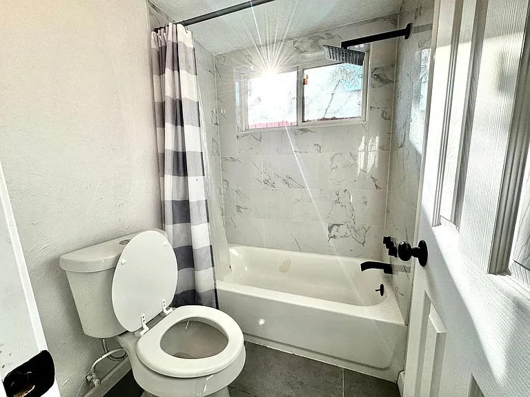 7321 Melrose Ln — Photo 23