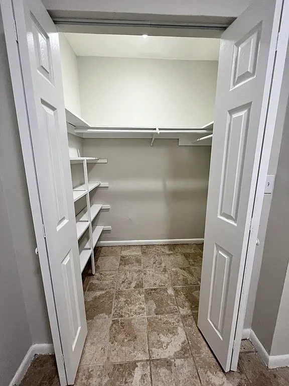 Studio, 1.0 bath, 300 sqft, $1,650 — Photo 4