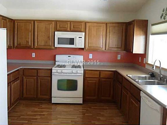 2nd image of 1119 Snow Roof Ave