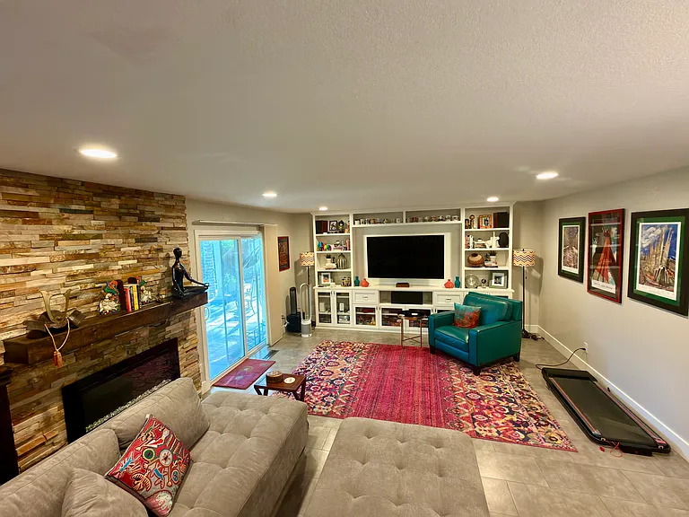 6421 Rolling Meadow Ct — Photo 8