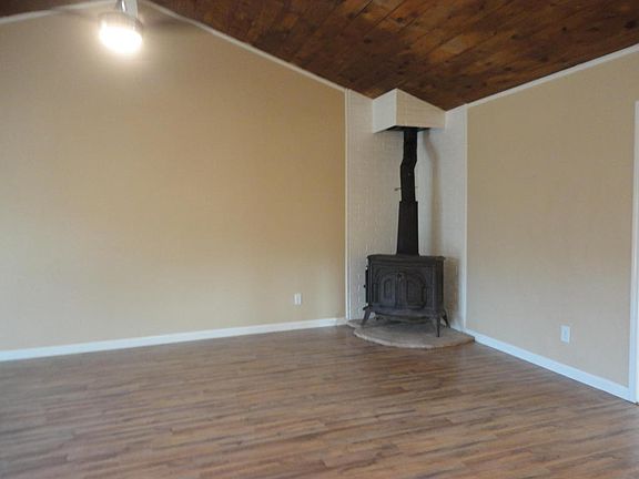3rd image of 29100 Bootlegger Canyon Rd