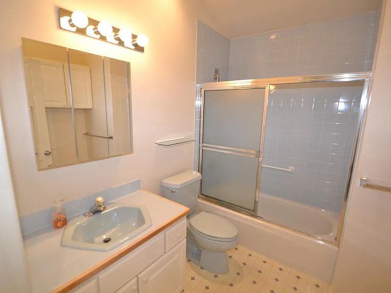 9818 NE 130th Pl — Photo 13
