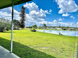 11 Parrot Pl, N Fort Myers, FL 33917