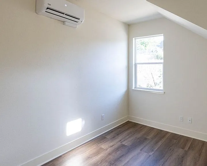 1442 Forest St — Photo 27