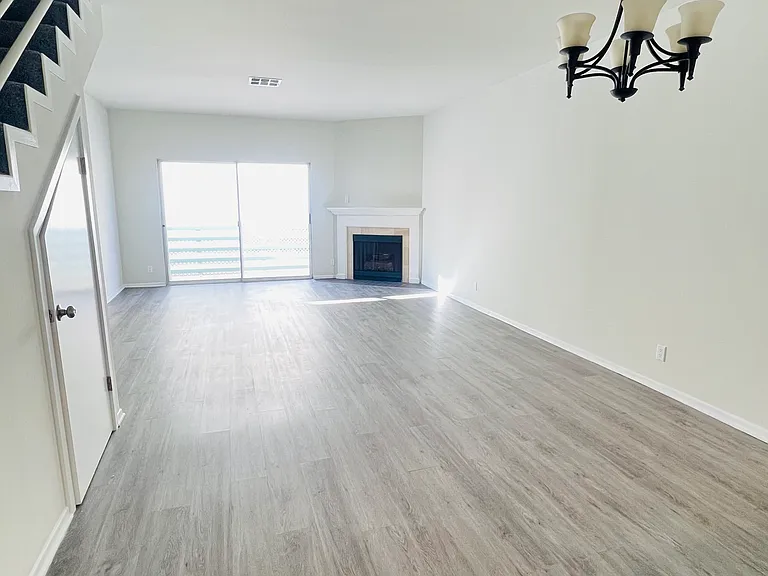 11738 Mayfield Ave #104 — Photo 8
