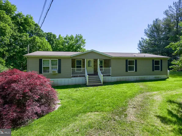 881 Camp Meeting Rd, East Earl, PA 17519