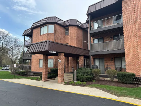 6425 Clarendon Hills Rd APT 206, Willowbrook, IL 60527