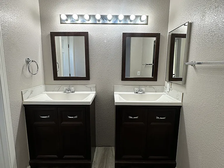 4541 Creekside Cir — Photo 21