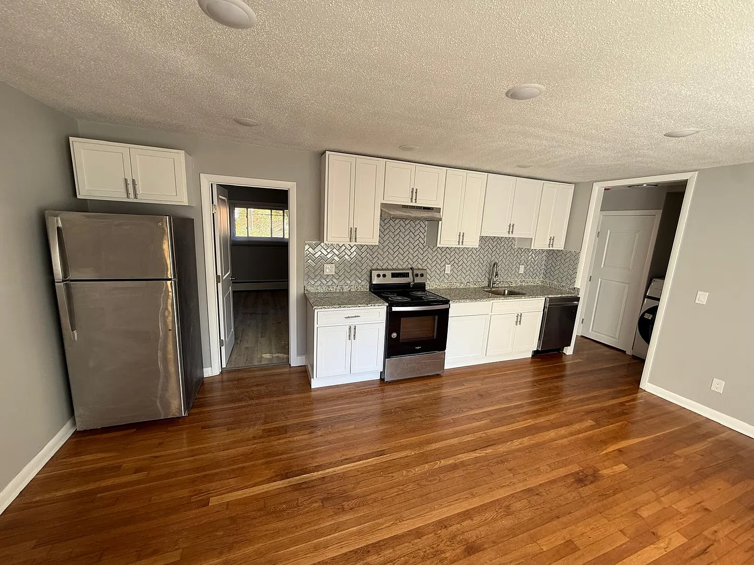 1 bed, $1,600 — Photo 3