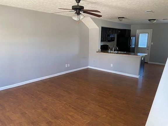 4th image of 830 Professional Park Dr #2-3