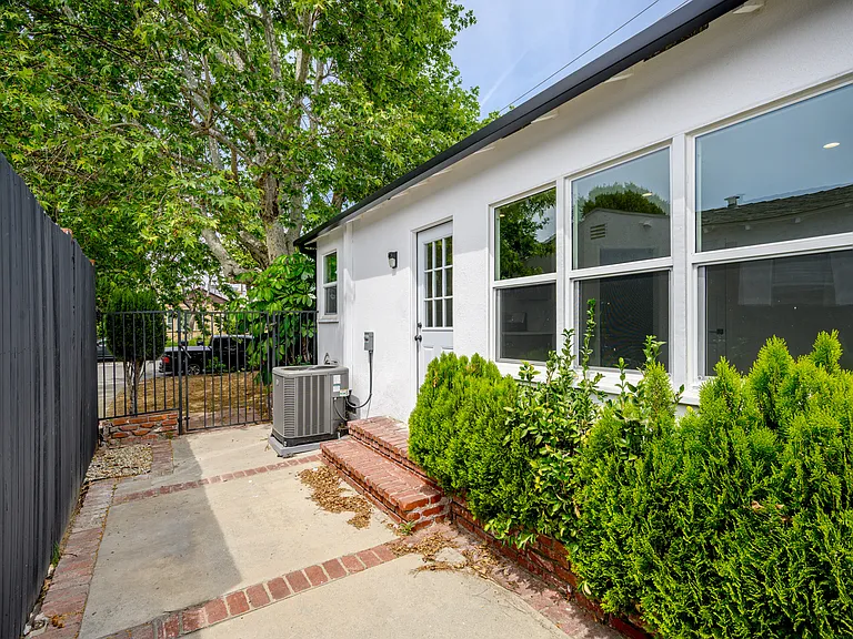 314 W Cedar Ave — Photo 23