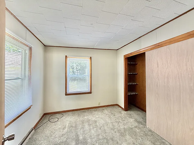 1029 McKinley Ave — Photo 16