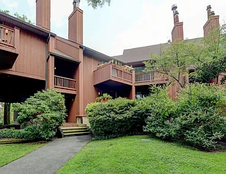 590 Sanderling Court, #590