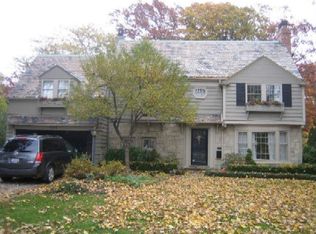 1033 Estill Dr, Lakewood, OH