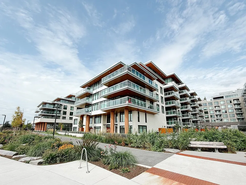 777 Harbour Ave #403