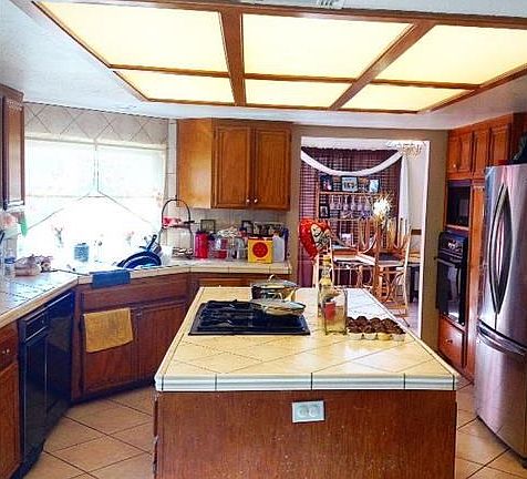 3rd image of 25727 Fir Ave