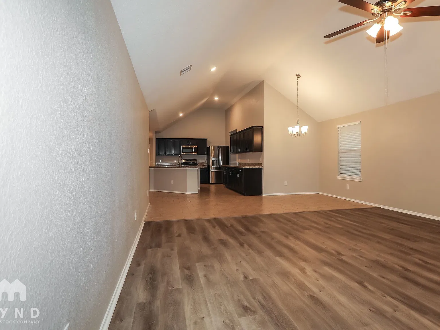 4 bed, 2.0 bath, 2094 sqft, $2,045 — Photo 3