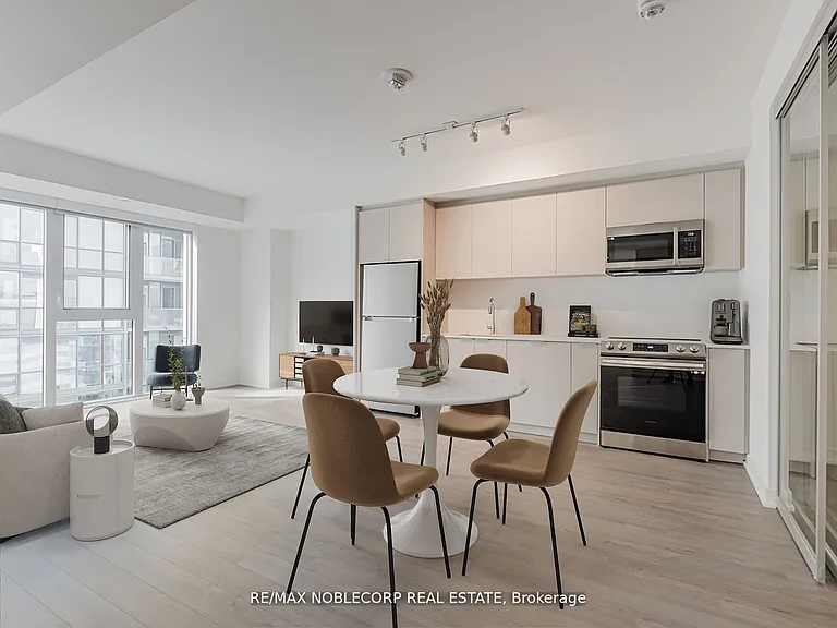 357 King St W #3409 — Photo 2