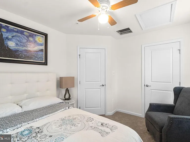 5758 Barts Way — Photo 9