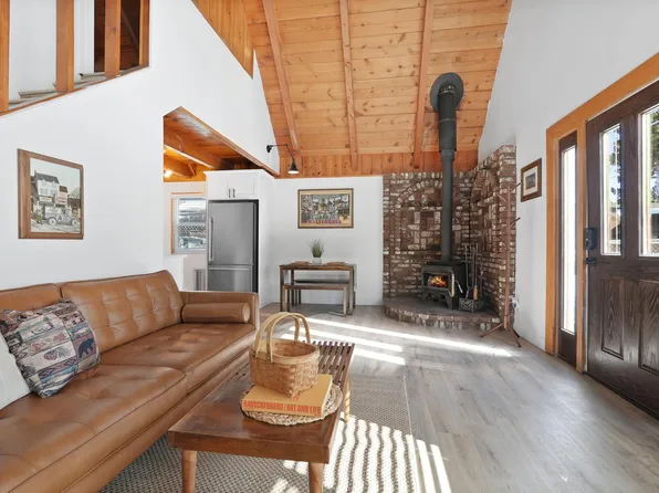 2107 4th Ln, Big Bear City, CA 92314