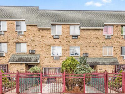 442 E 185th Street, Bronx, NY, 10458