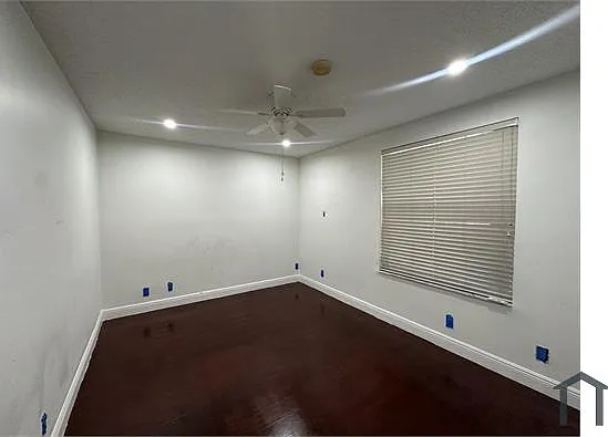124 Canterbury Pl — Photo 19