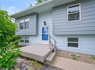 5557 SE Maple Dr, Carlisle, IA 50047