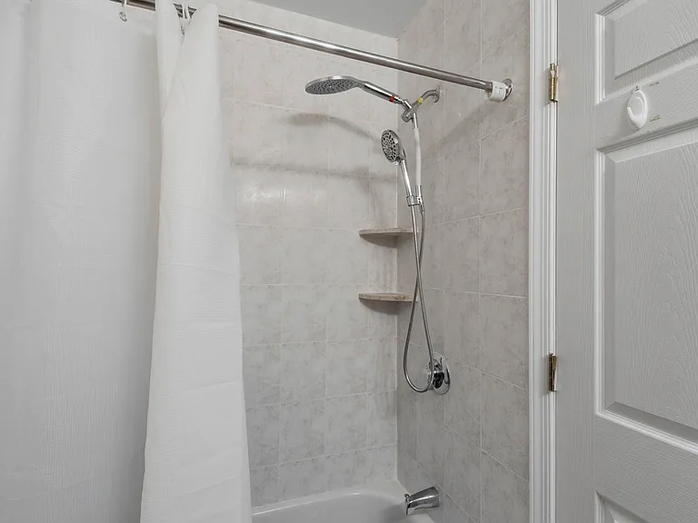 416 Grand St #3B — Photo 18
