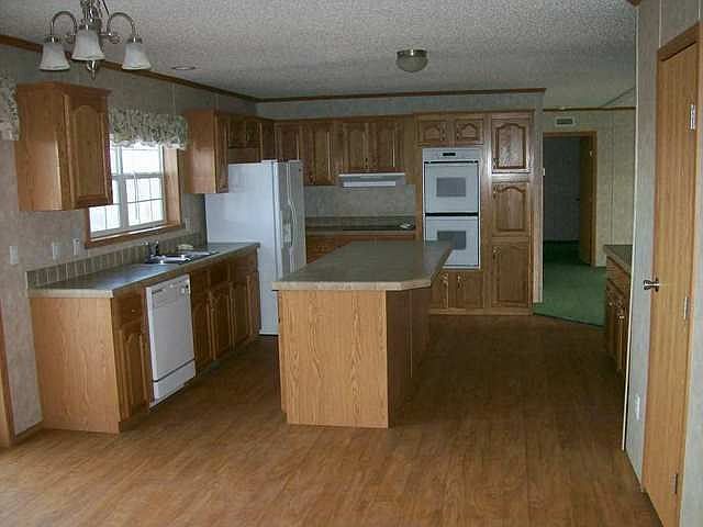 2nd image of 7531 Paradise Rd