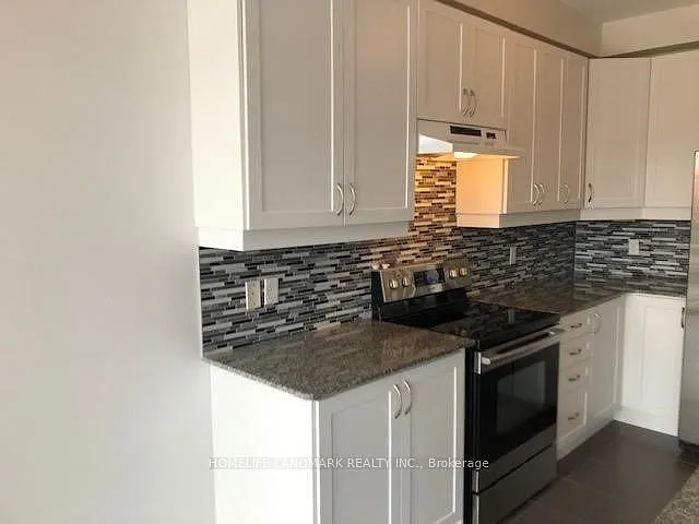 37 Napanee St — Photo 7