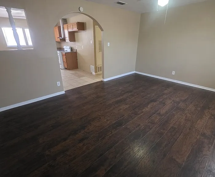 711 Ruby Dr — Photo 2