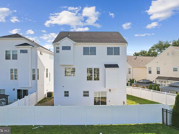 3rd image of 9838 Legion St Unit 4