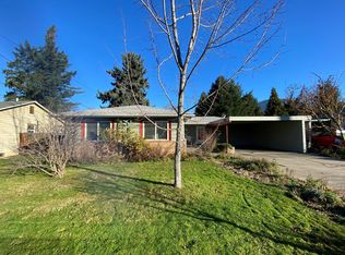 1045 SE Clarey Ave, Grants Pass, OR