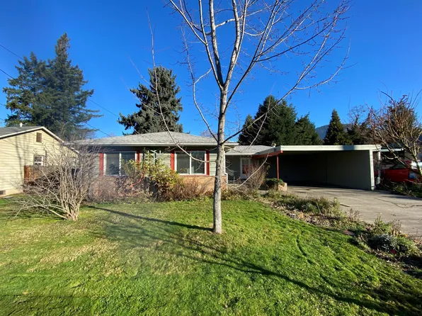 1045 SE Clarey Ave, Grants Pass, OR 97526