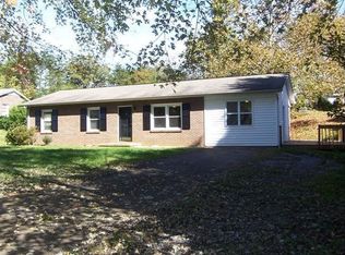 3292 Canyon Ct, Lenoir, NC 28645