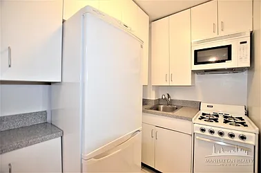 Rented by Manhattan Realty Group