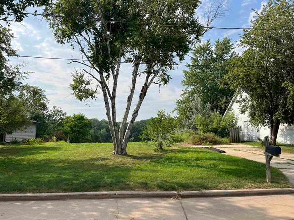 837 Cambridge Ct, Appleton, WI 54915