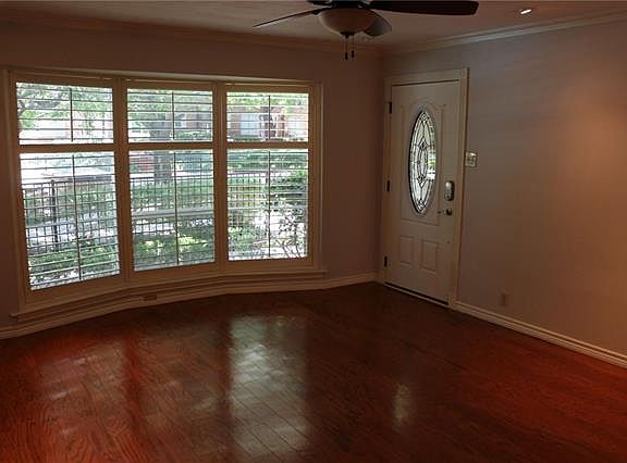 3rd image of 3020 Mahanna Springs Dr APT B