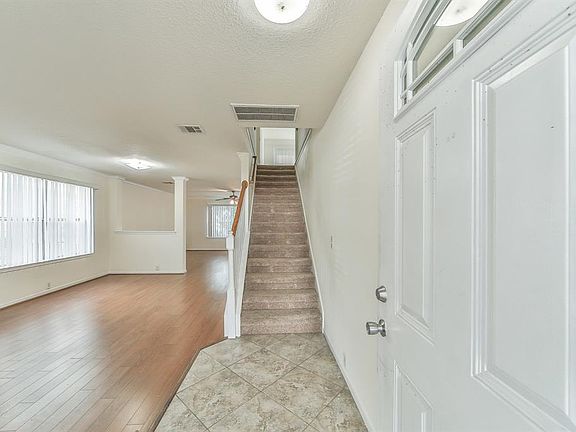 3rd image of 2711 Villa Del St